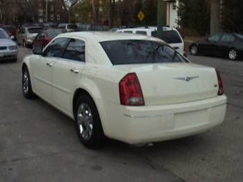Chrysler 300 2005, Picture 2