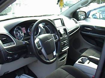 Chrysler Town Country 2011, Picture 3