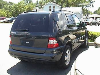 Mercedes ML 320 2002, Picture 3